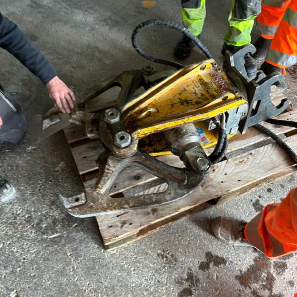 20251031_145801000_iOS