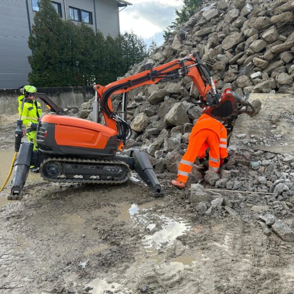 20251031_145802000_iOS