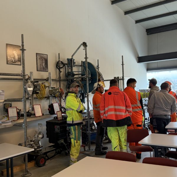 20251107_124151125_iOS